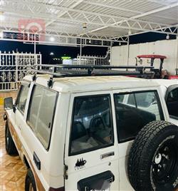 تويوتا لاند كروزر 70 بيك اب